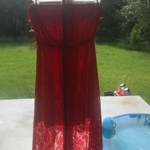 Red high low dress! Comes with belt!